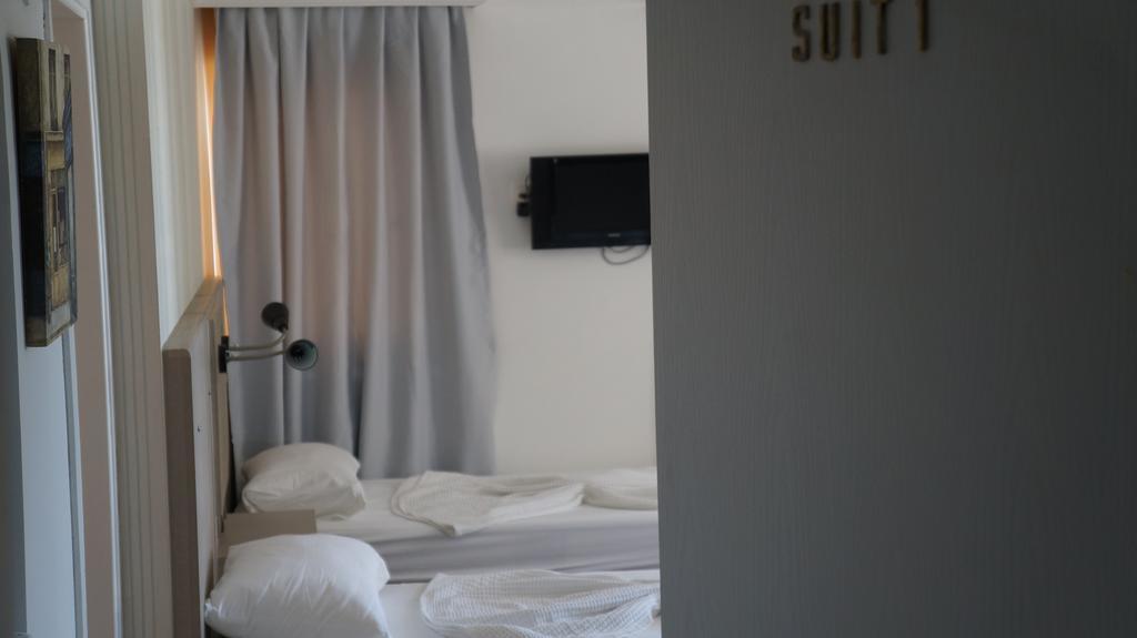 Hotel Marine Аявали Екстериор снимка