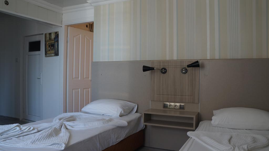 Hotel Marine Аявали Екстериор снимка
