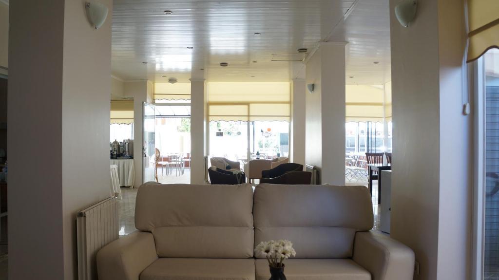 Hotel Marine Аявали Екстериор снимка